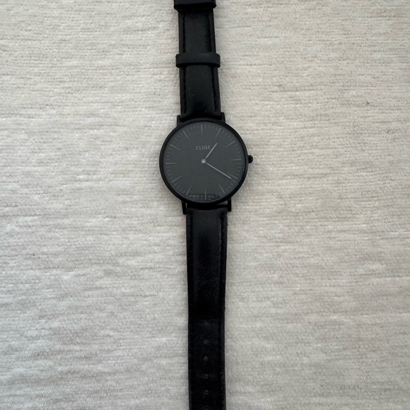 Cluse Black Watch (Battery Needed)